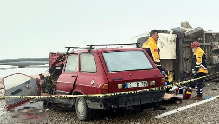 3 aracın karıştığı kazada 3 kişi hayatını kaybetti, 18 kişi yaralandı